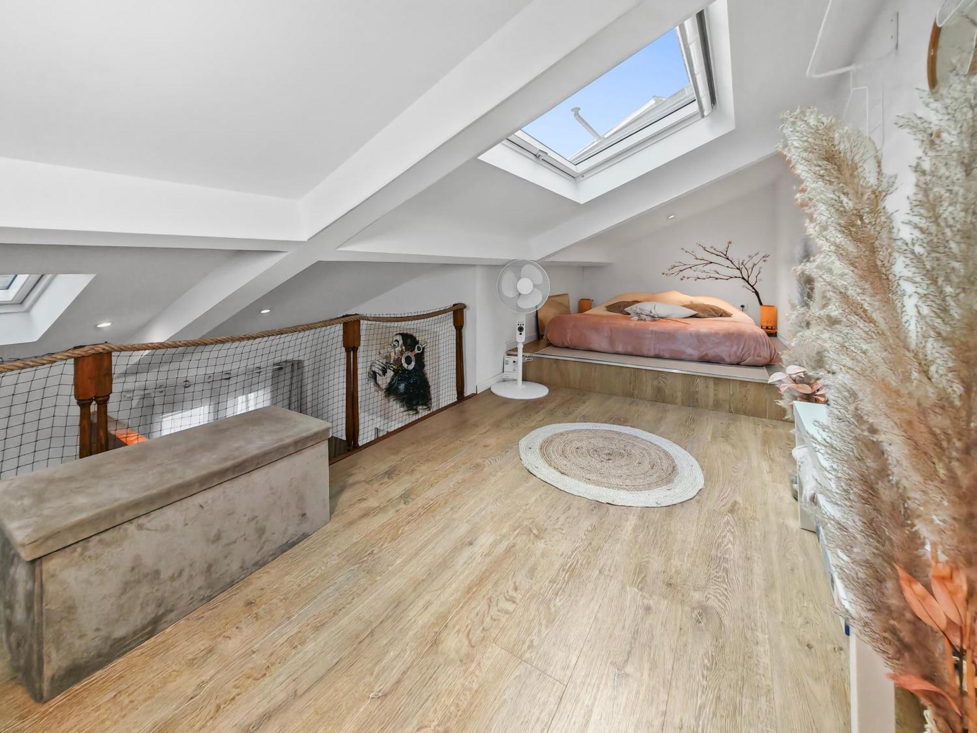 Ferienwohnung Loft Duplex A 2 Min De Paris - Parking Gratuit Le Pré-Saint-Gervais Exterior foto