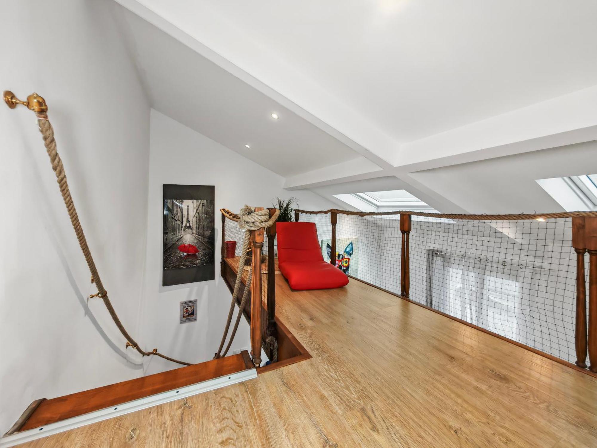 Ferienwohnung Loft Duplex A 2 Min De Paris - Parking Gratuit Le Pré-Saint-Gervais Exterior foto